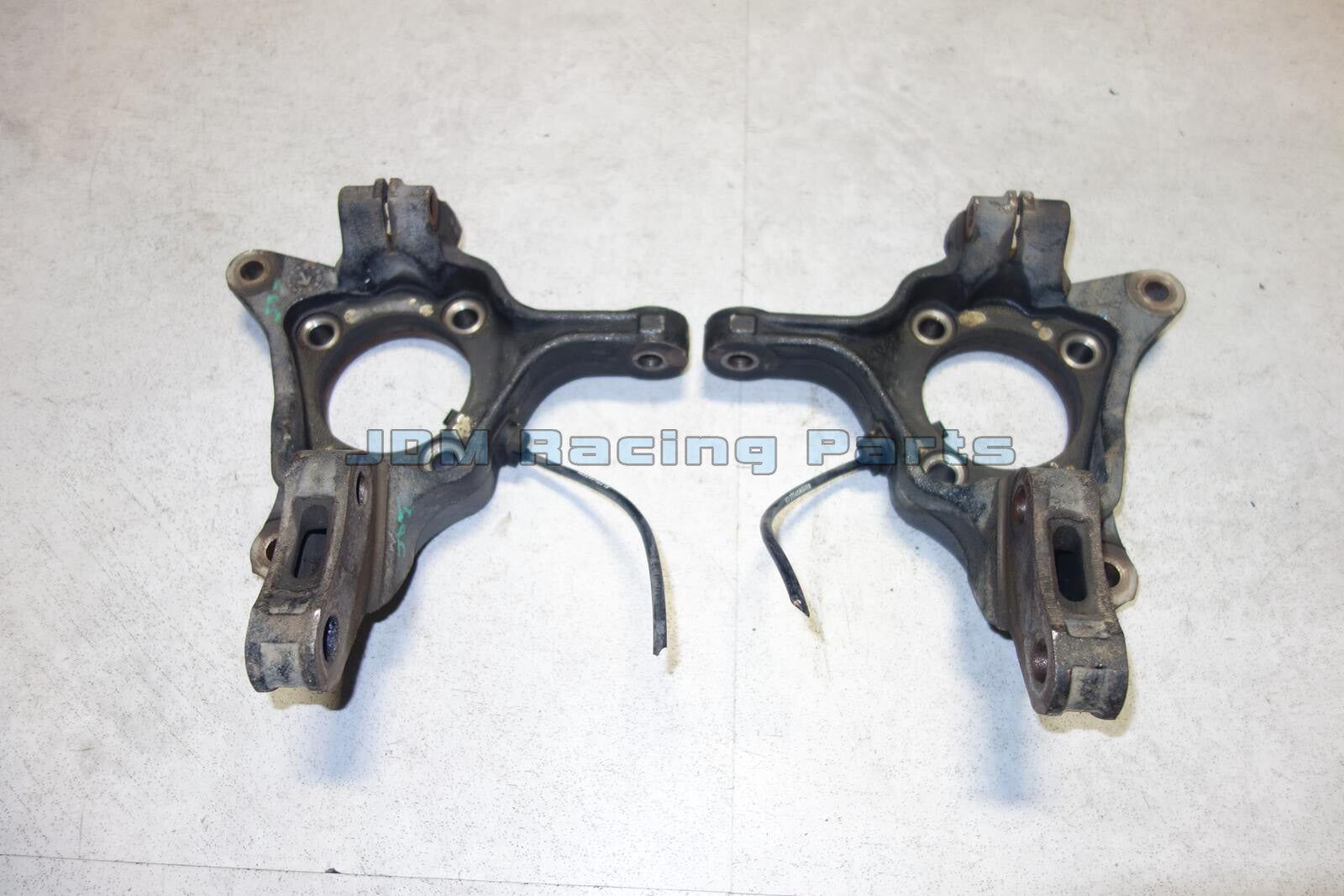 JDM Subaru Forester Genuine Front Spindle Knuckle Pair Steering 2009-2014