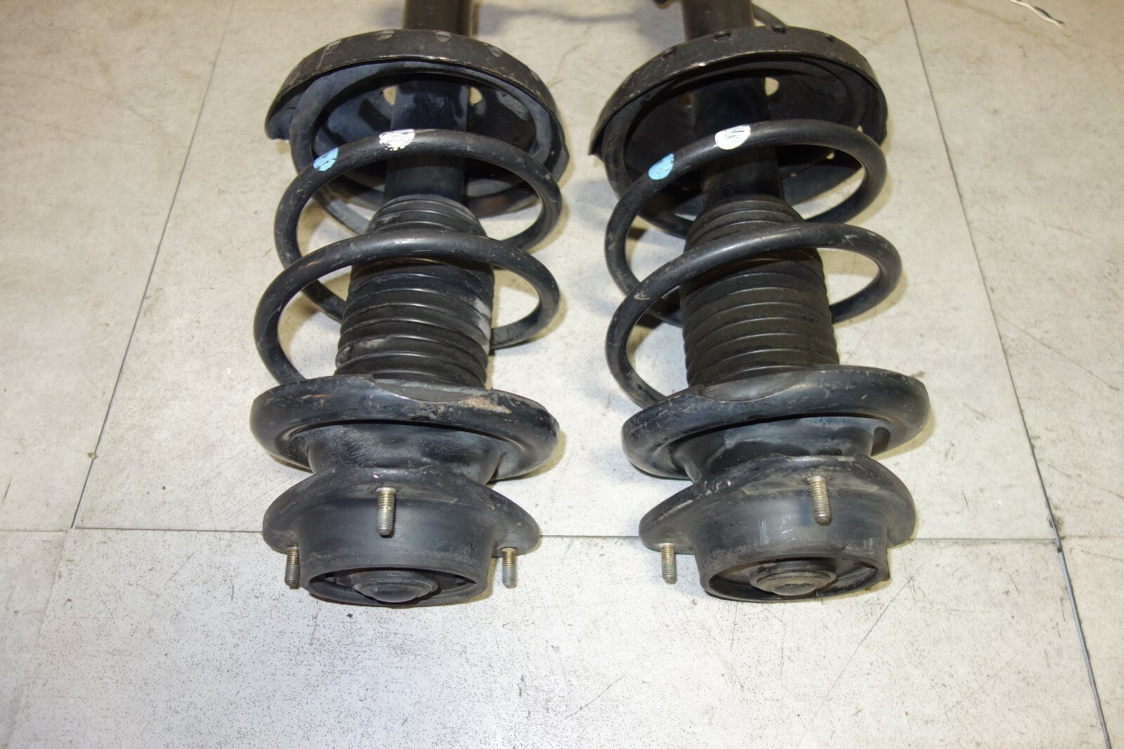 JDM Subaru Impreza WRX Front Shock Struts Spring Suspension Pair OEM 2004-2007