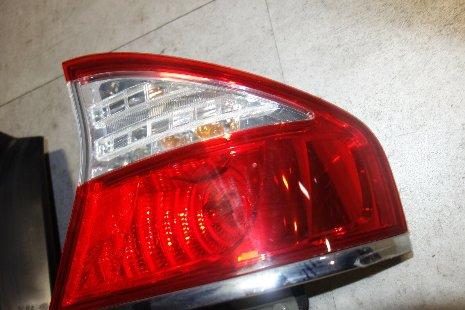 JDM 2005-2009 SUBARU LEGACY BL5 OEM USED TAIL LIGHTS 4 DOOR SEDAN TAIL LAMPS