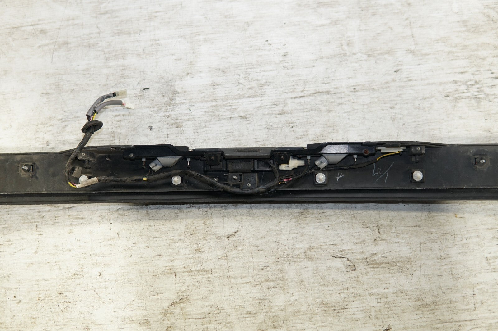 JDM Toyota Prius Rear CENTER GARNISH ZVW30 2010-2011-2012-2013-2014-2015 MF-319