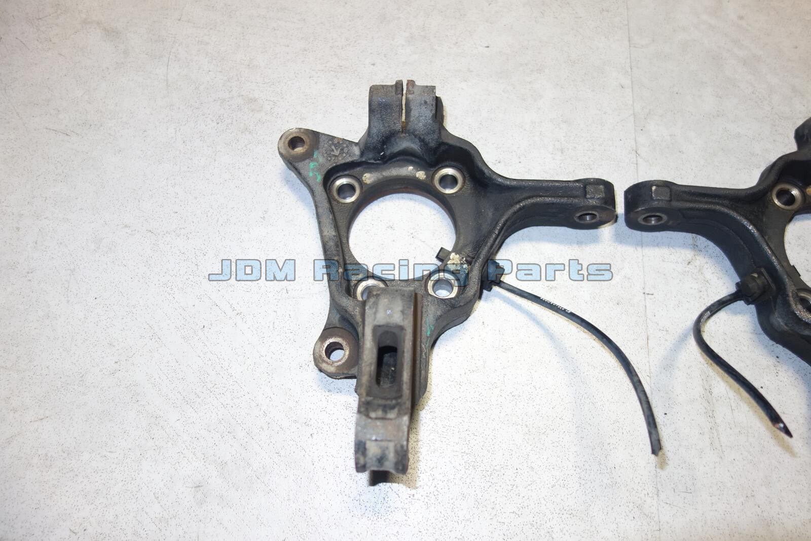 JDM Subaru Forester Genuine Front Spindle Knuckle Pair Steering 2009-2014