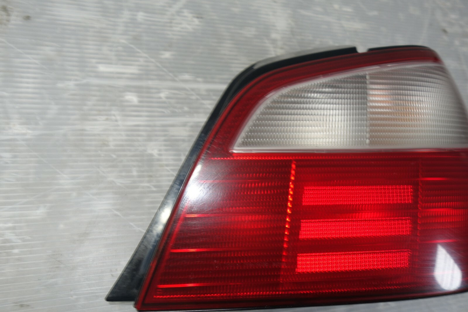 JDM 2002-2003 SUBARU IMPREZA WRX STi V7 OEM TAIL LIGHT TAIL LAMP 4 DOOR SEDAN RH
