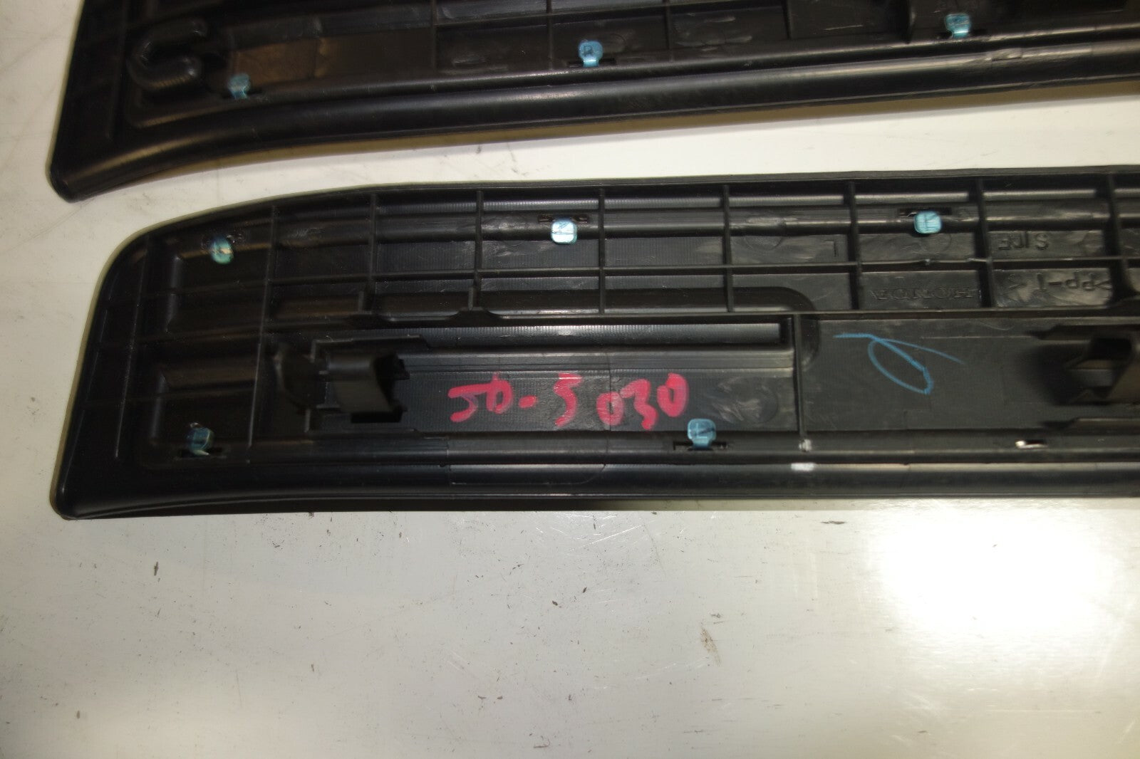JDM ACURA RL HONDA LEGEND KB1 OEM DOOR SILLS TRIM SCUFF PLATES SIDE STEPS 05-08