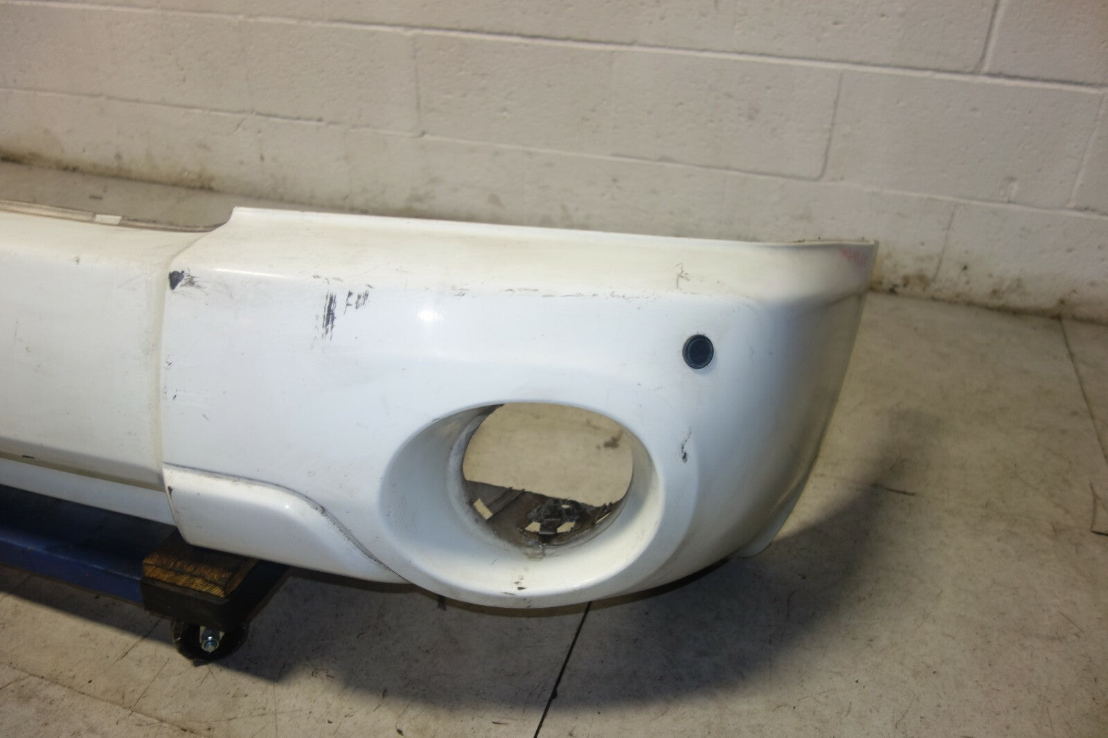 JDM Subaru Forester SG5 Genuine Front Bumper Cover In White 2003-2005