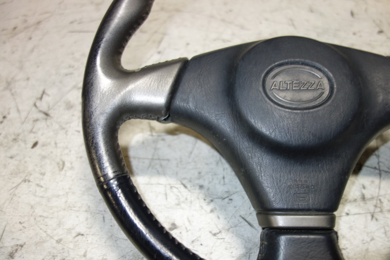 JDM 2001-2005 LEXUS IS300 TOYOTA ALTEZZA SXE10 STEERING WHEEL & HUB Fits:IS300