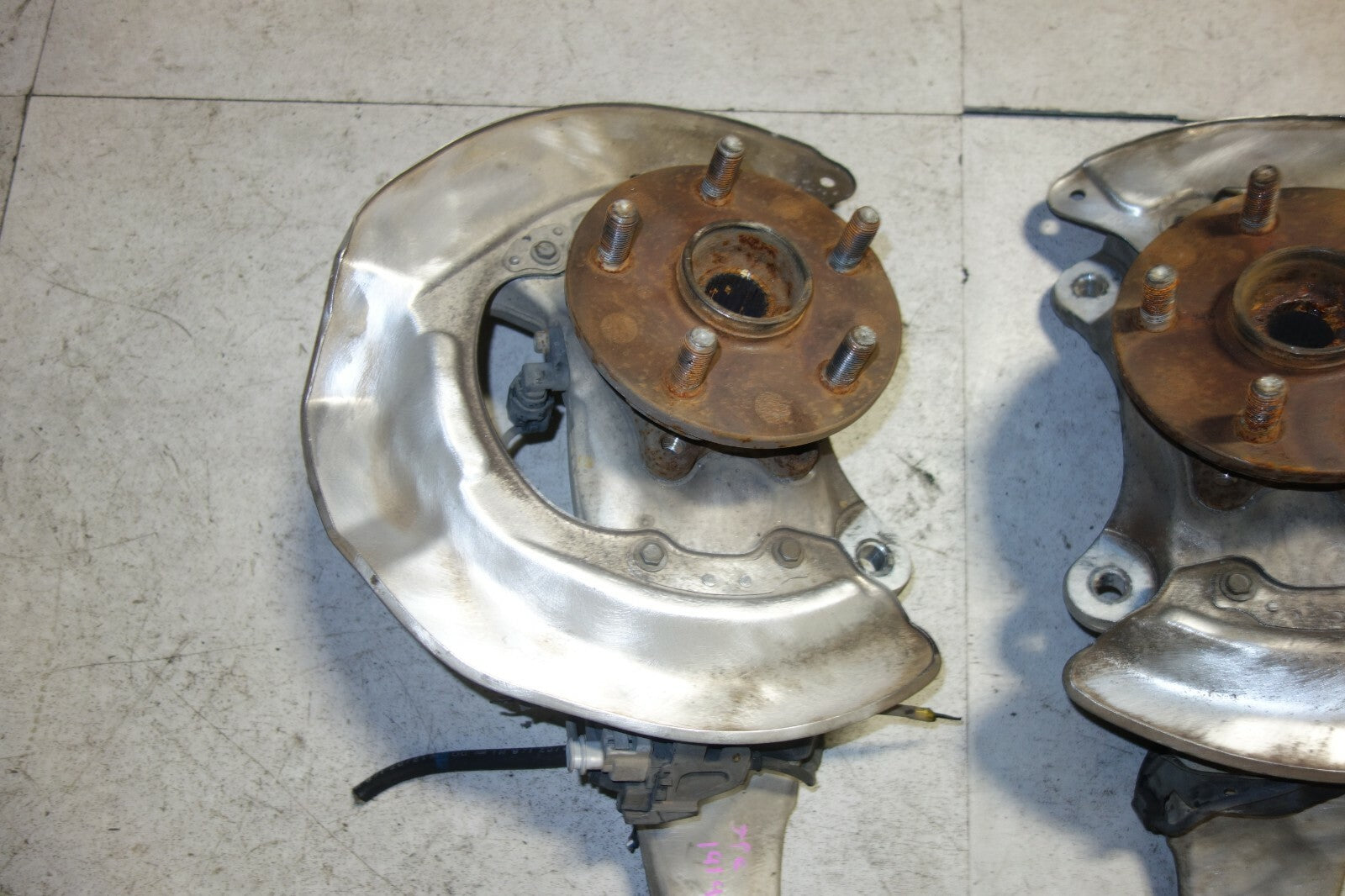 JDM Lexus LS600H OEM FRONT Spindles Knuckles Hubs Bearing 2008-2015