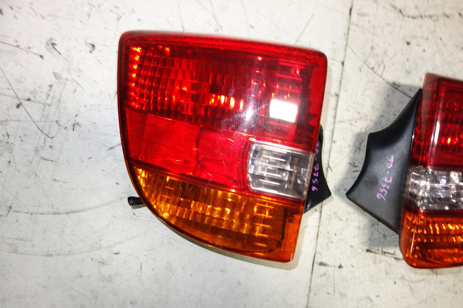 JDM 2000-2005 TOYOTA CELICA OEM TAIL LIGHTS LEFT & RIGHT TAIL LAMPS 2000-2005