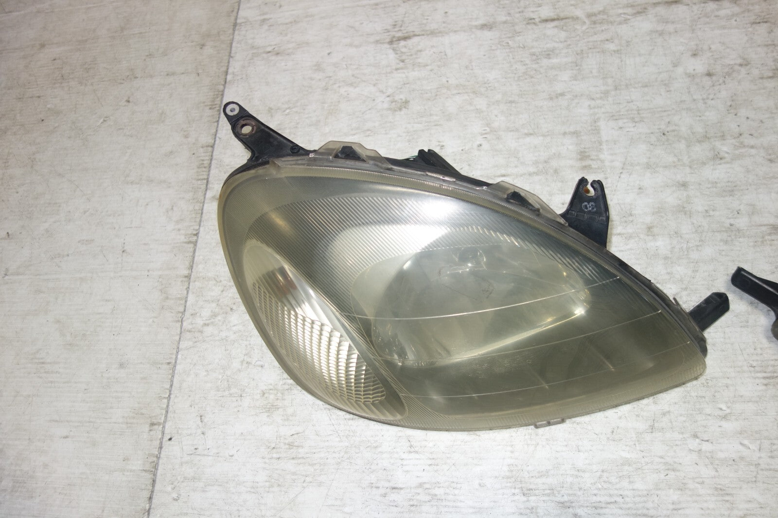 JDM 2001 Toyota Vitz Echo NCP13 Kouki Halogen Headlights Lights Lamps OEM