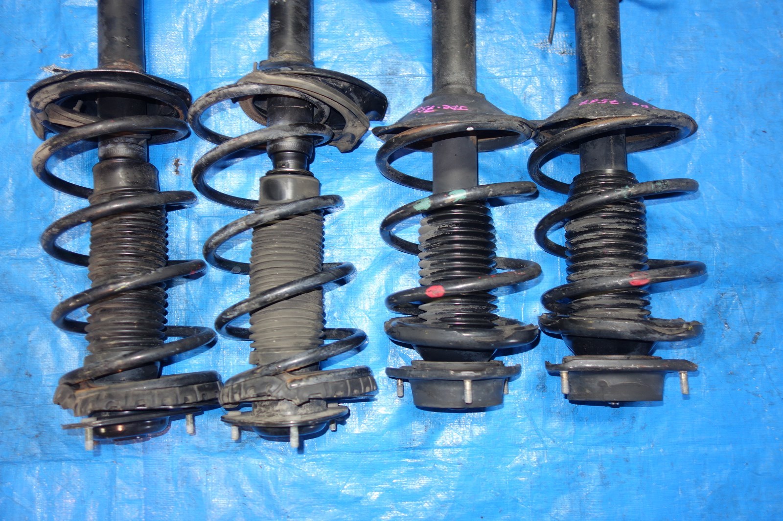 JDM Subaru Forester KYB Shocks Coil Springs Struts Suspension Assembly 1998-2002