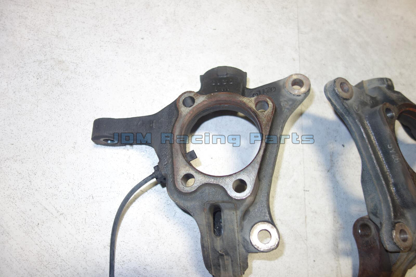 JDM Subaru Forester Genuine Front Spindle Knuckle Pair Steering 2009-2014