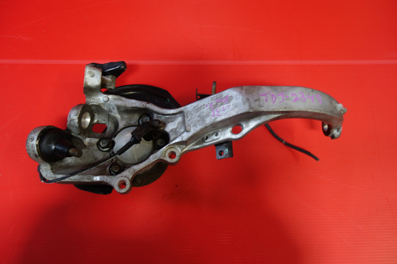JDM Infiniti G35 Coupe RWD M/T OEM Front Left Spindle Knuckle Wheel Hub 2003-07
