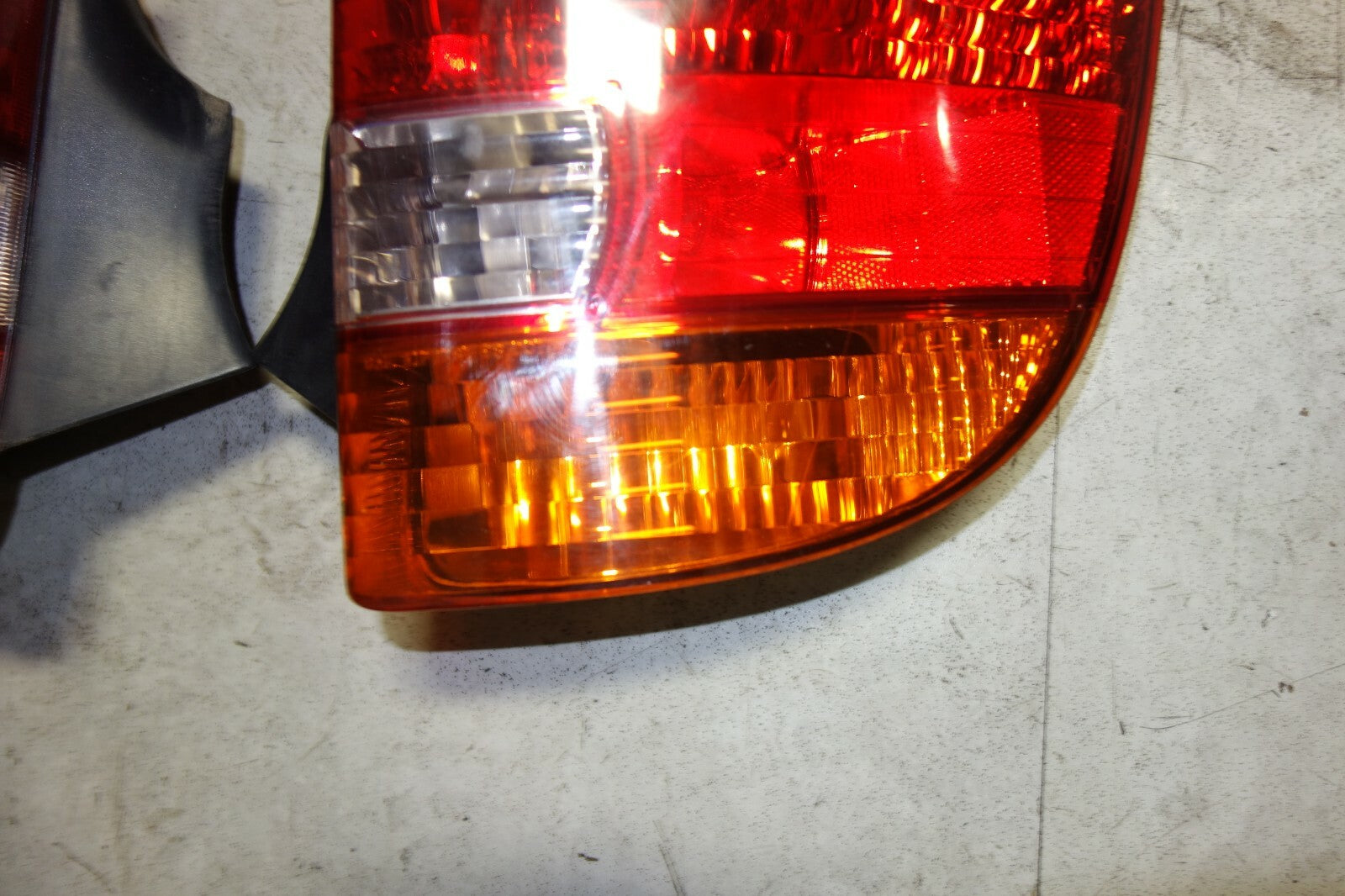 Toyota Celica OEM Tail Lights Lamps 81551-2B520 81561-2B390 2000-2005