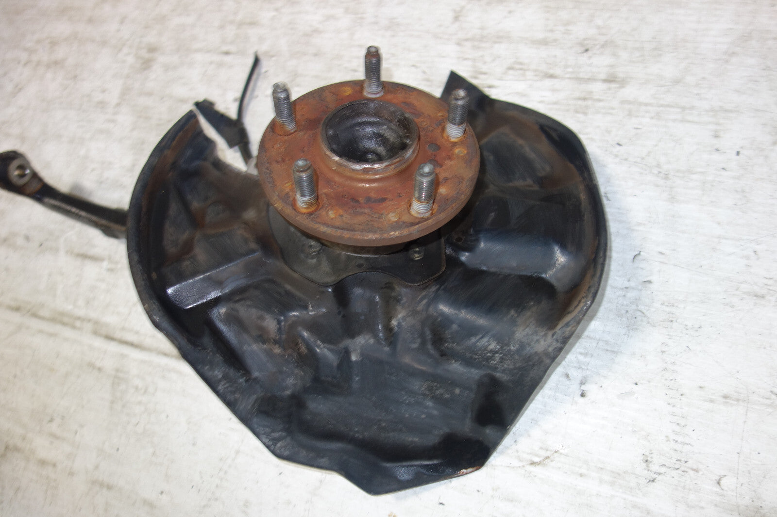 JDM Lexus iS300 Toyota Altezza Spindle Front Right RH Hub Bearing 2001-2005 Used