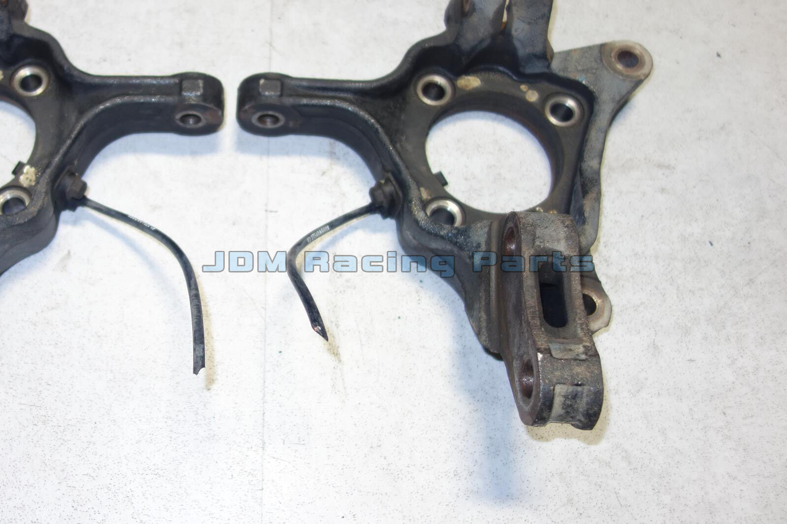 JDM Subaru Forester Genuine Front Spindle Knuckle Pair Steering 2009-2014