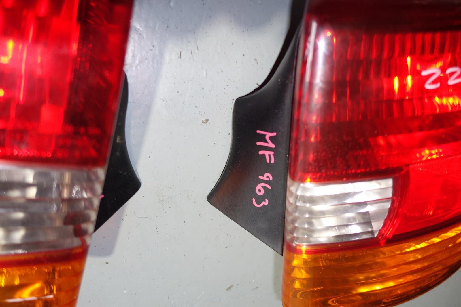 JDM 2000-2005 TOYOTA CELICA OEM TAIL LIGHTS LEFT & RIGHT TAIL LAMPS 2000-2005