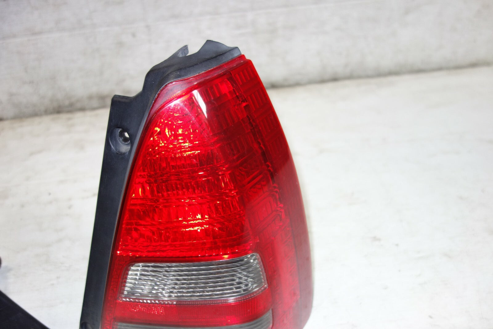 JDM 2003-2005SUBARU FORESTER SG5 SG OEM TAIL LIGHTS LAMPS LEFT & RIGHT SIDE SET