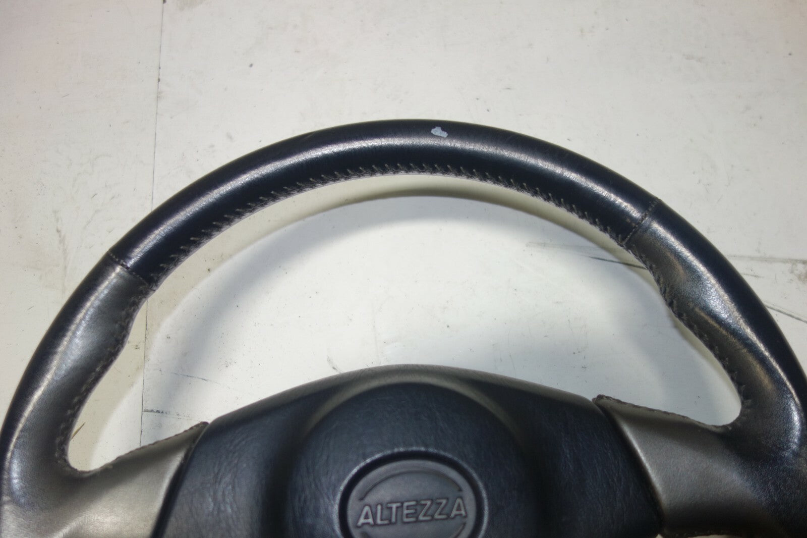 JDM 2001-2005 LEXUS IS300 TOYOTA ALTEZZA SXE10 STEERING WHEEL & HUB Fits:IS300