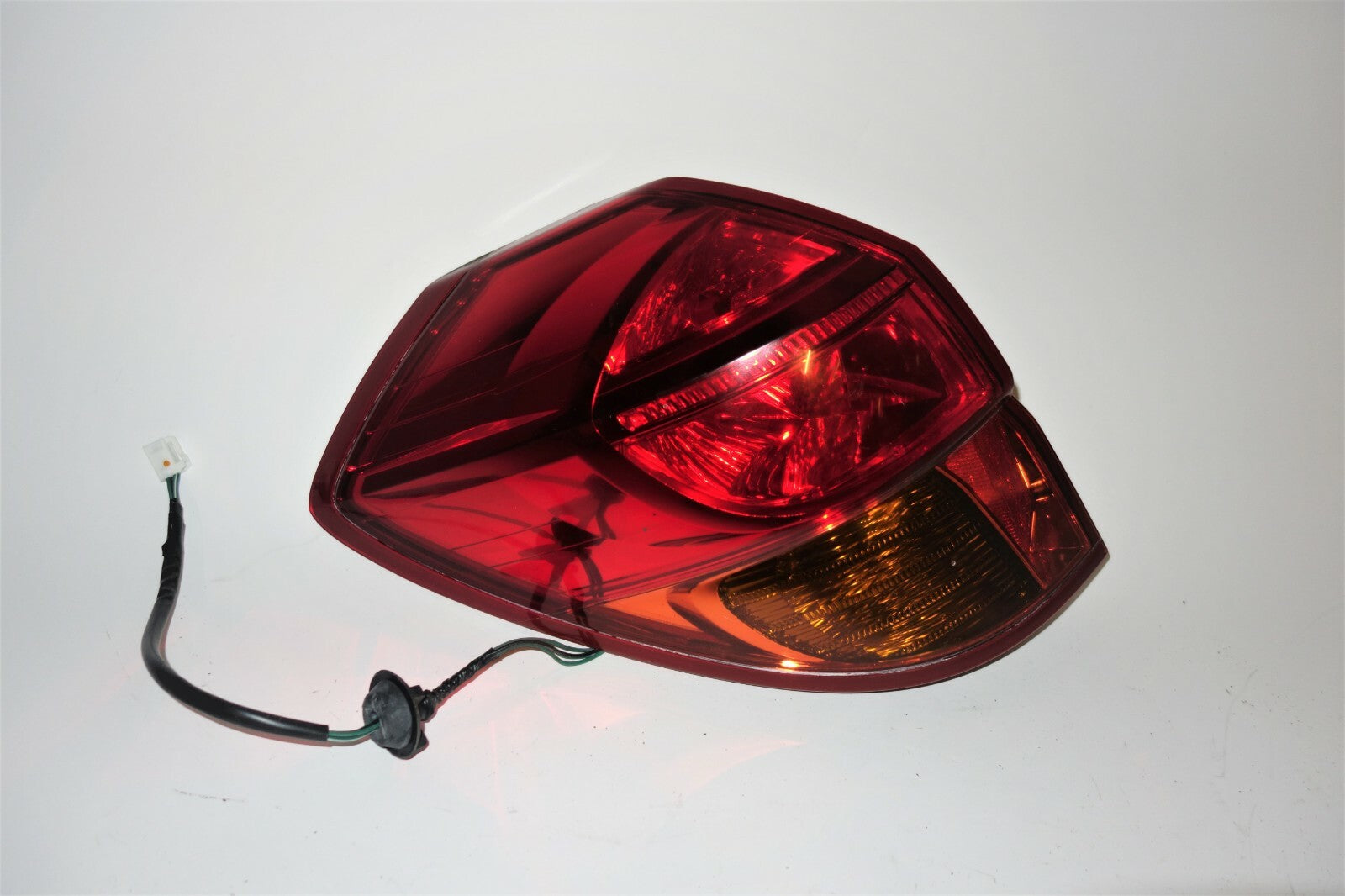 Subaru Legacy / Outback Wagon Left Tail Light Lamp Genuine 84201AG11A 2005-2007