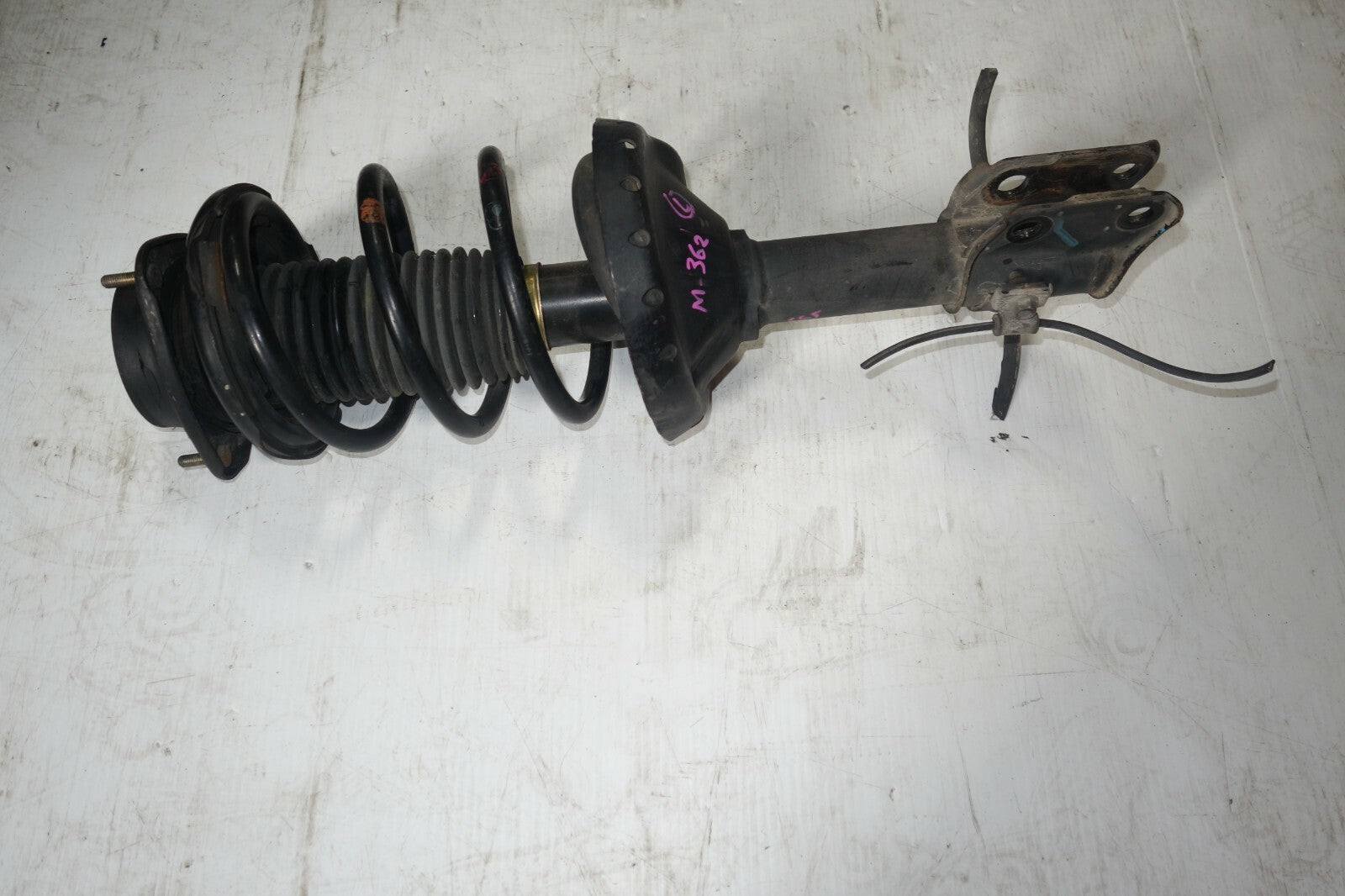 JDM 03-08 SUBARU FORESTER OEM KYB FRONT LEFT SIDE SHOCK SPRING ASSEMBLY GENUINE