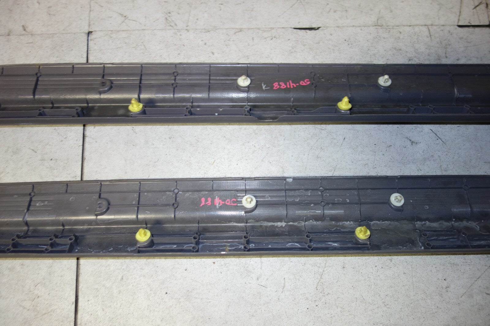 JDM 2001-2005 TOYOTA CELICA GT GT-S OEM DOOR SILLS TRIM SCUFF PLATES SIDE STEPS