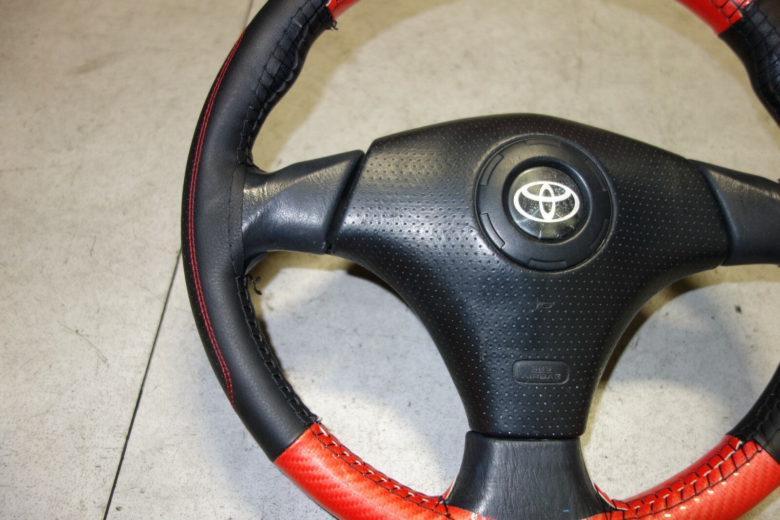 JDM 2000-2005 TOYOTA CELICA STEERING WHEEL HUB ZZT231 ZZT230 VERY RARE