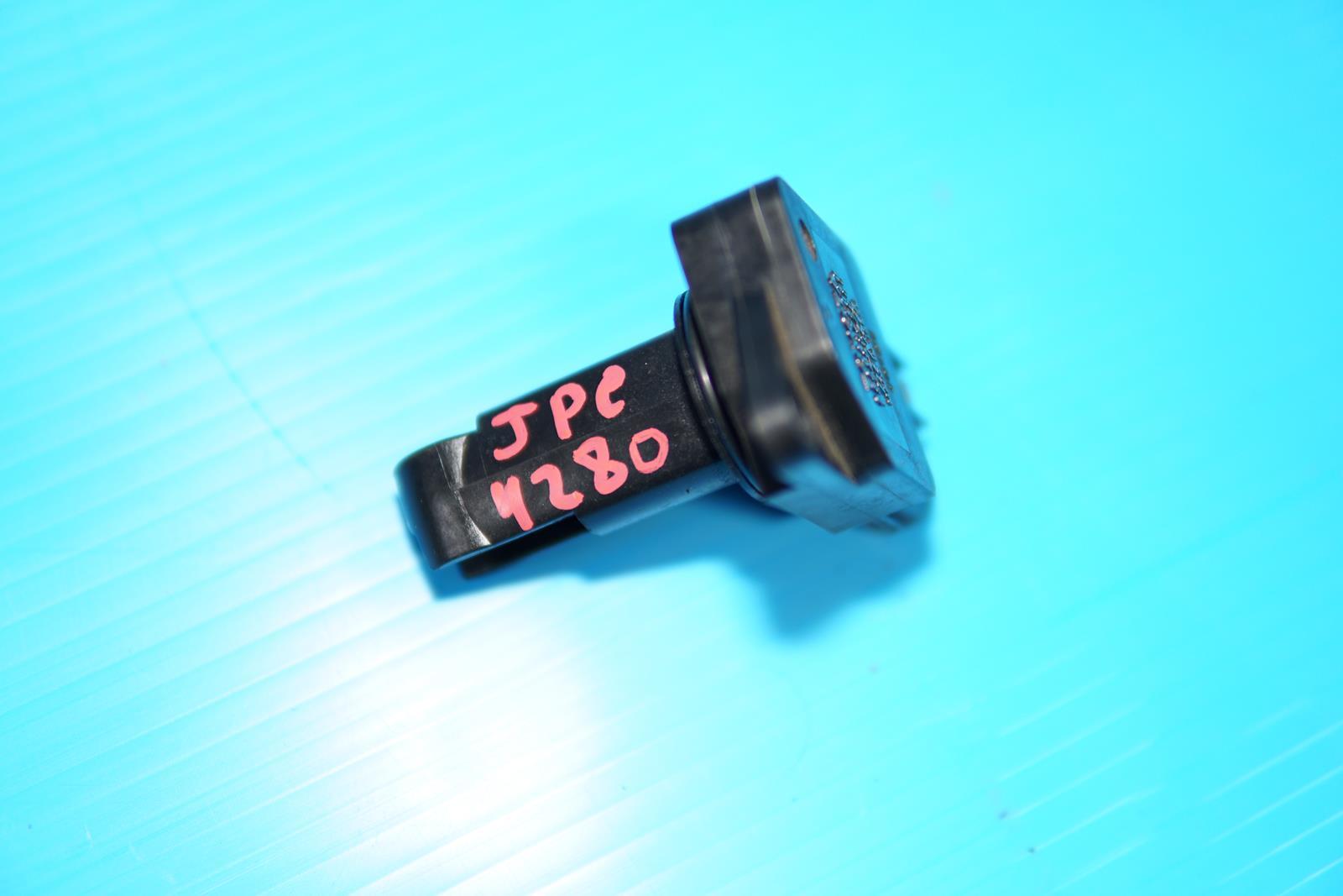 Toyota MAF Mass Air Flow Sensor Meter 22204-21010