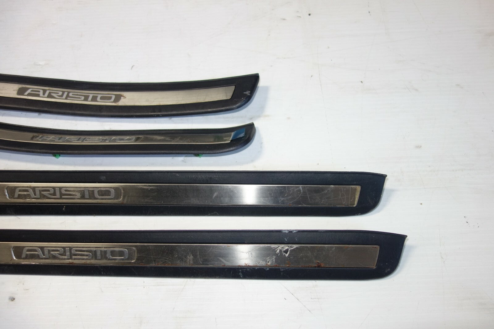 JDM 1998-2005 ARISTO LEXUS GS300 OEM DOOR SILLS TRIM SCUFF PLATES SIDE STEPS