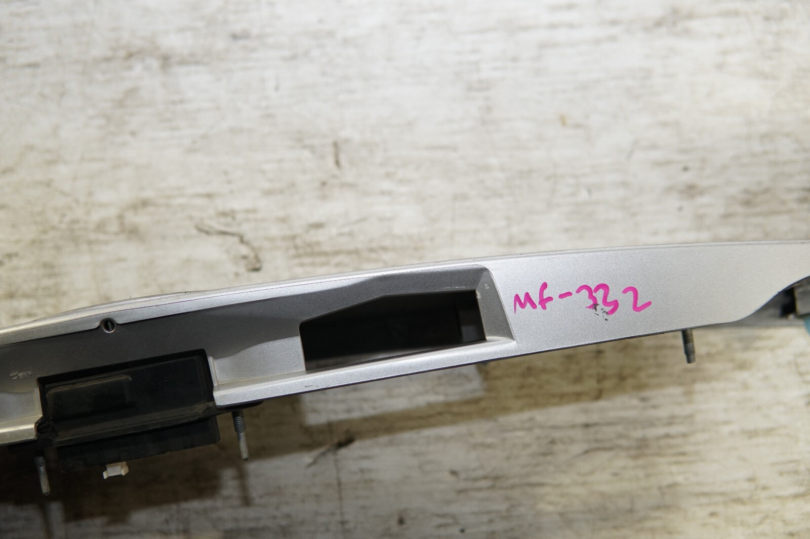 JDM TOYOTA PRIUS OEM REAR GARNISH CENTER ZVW30 2010-2011-2012-2013-2014-2015