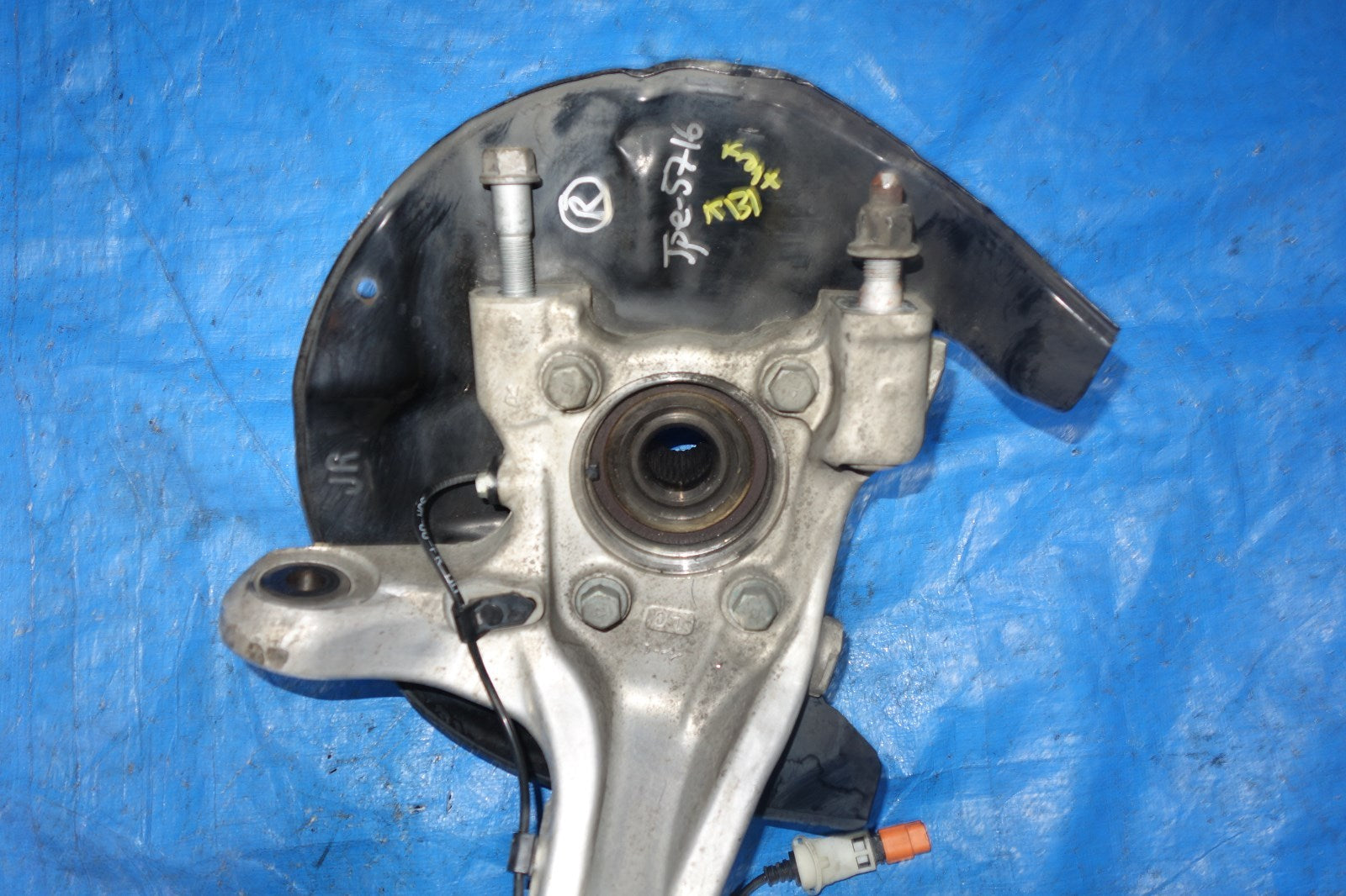 Acura RL Front RH Right Side Wheel Hub Bearing Knuckle Spindle Hub 2005-12 JDM