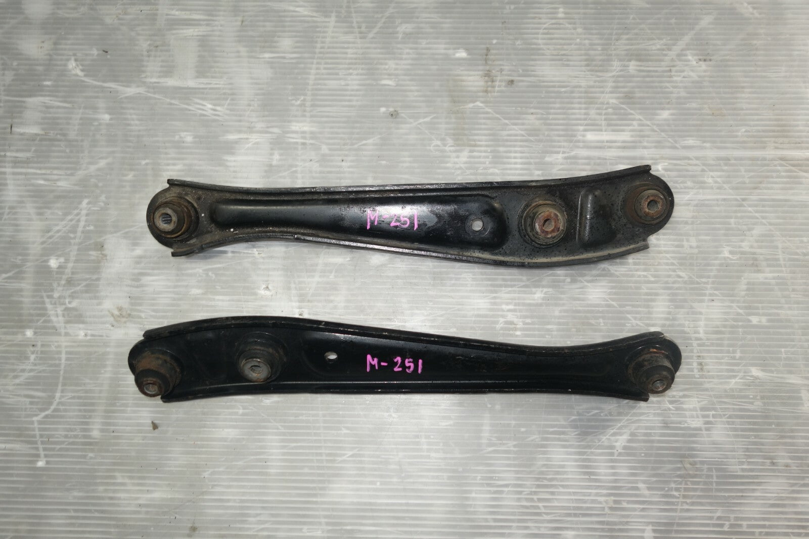 JDM 1996-2000 HONDA CIVIC OEM EK GENUINE REAR LOWER CONTROL ARM EK3 EK4 EK9 PAIR