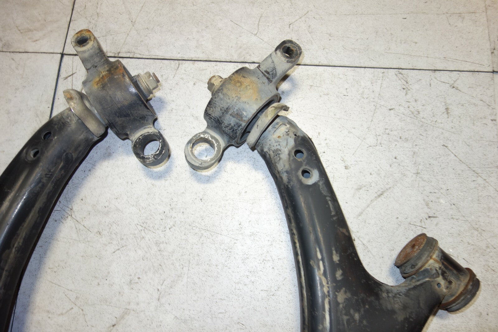 JDM Lexus LS430 Toyota Celsior Front Lower Control Arms OEM 2001-2006 Genuine