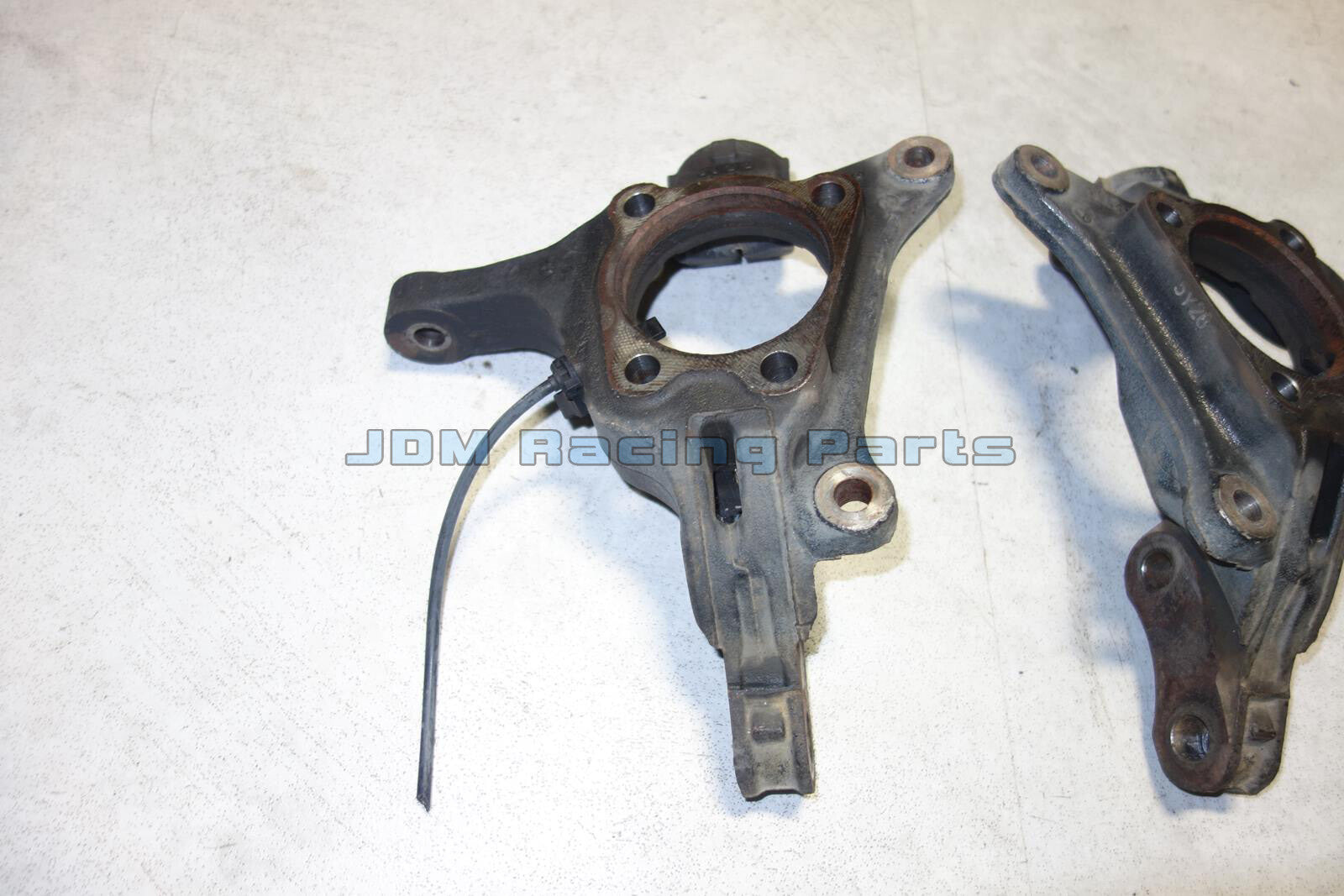 JDM Subaru Forester Genuine Front Spindle Knuckle Pair Steering 2009-2014