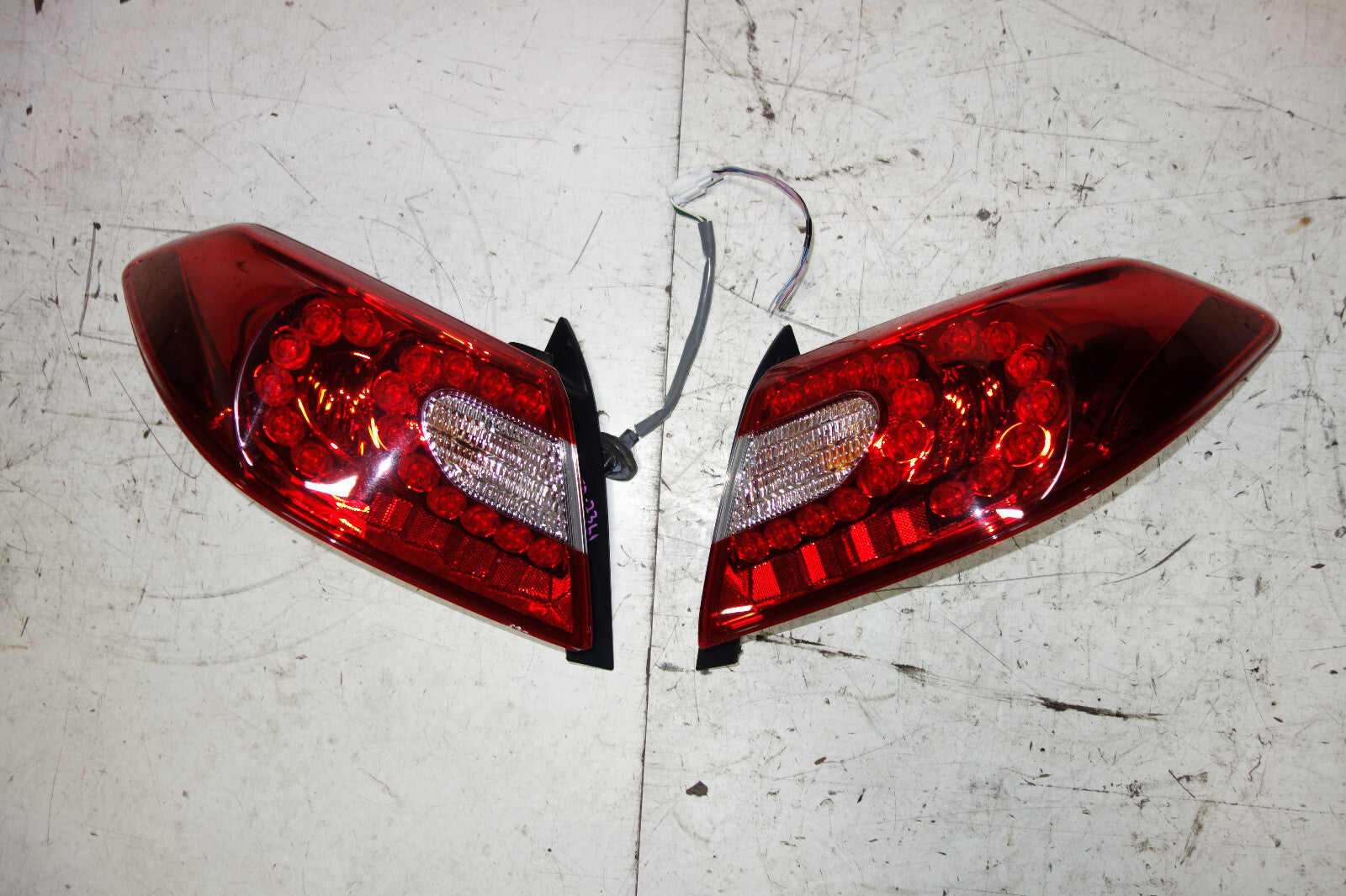 JDM Infiniti M37 M56 Nissan FUGA KY51 2011-2014 Taillights Tail Lights Lamp Set