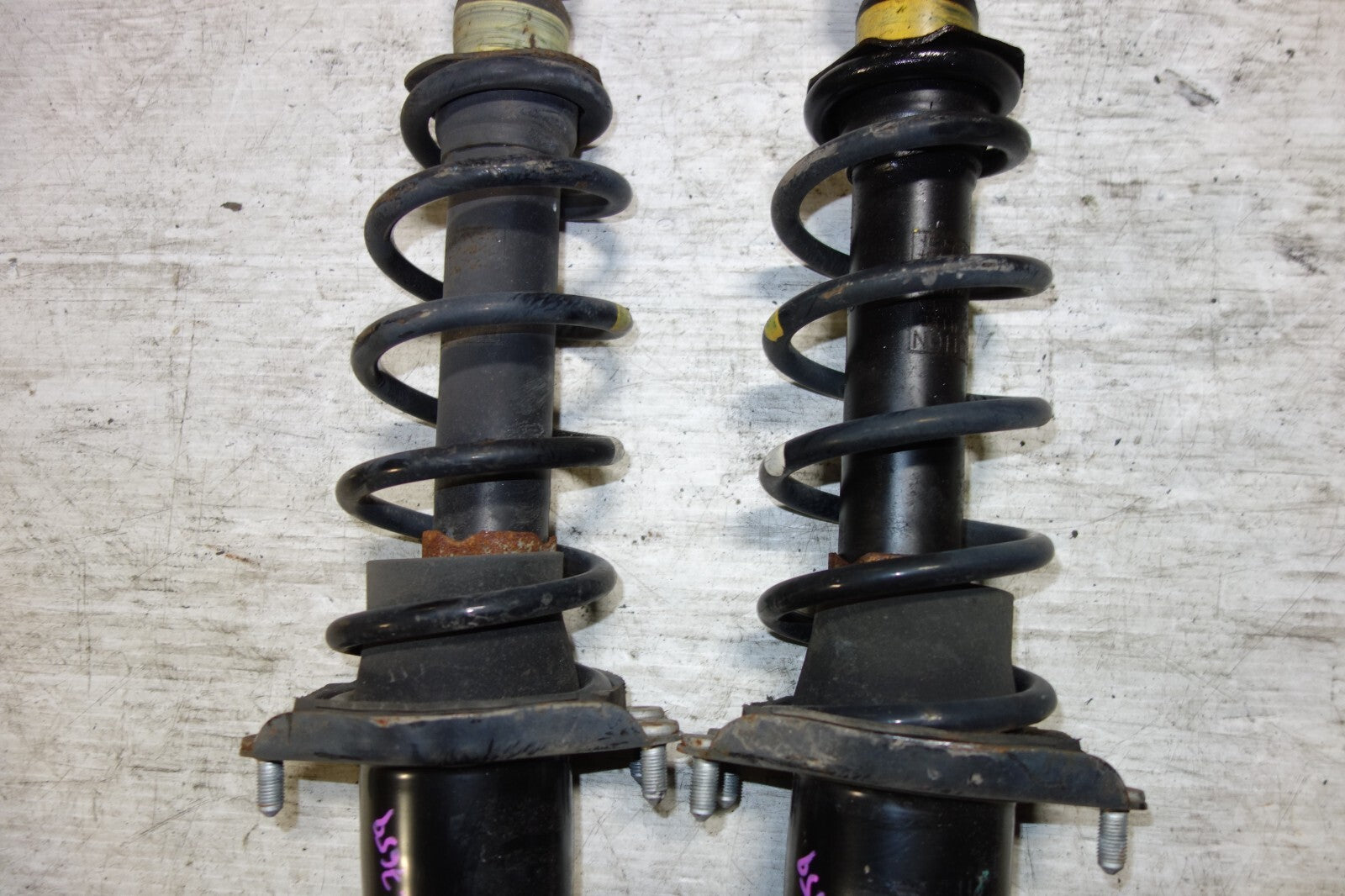JDM 2000-2005 TOYOTA CELICA REAR SHOCKS STRUTS COIL SPRING LEFT & RIGHT