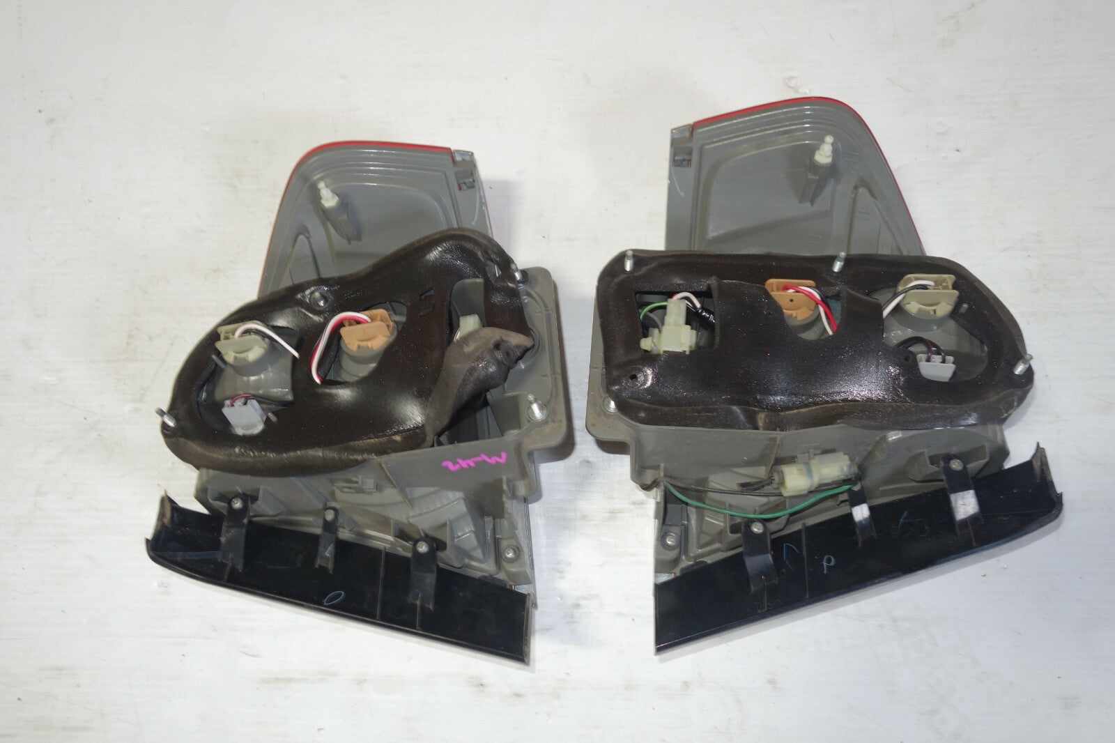 JDM 2005-2009 SUBARU LEGACY BL5 OEM USED TAIL LIGHTS LAMPS 4 DOOR SEDAN