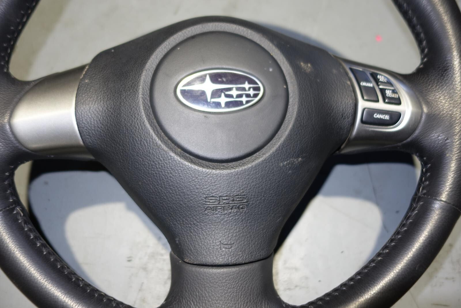 JDM 2005-2009 SUBARU LEGACY & OUTBACK MOMO STEERING WHEEL & HUB 05-2009 MF-1688