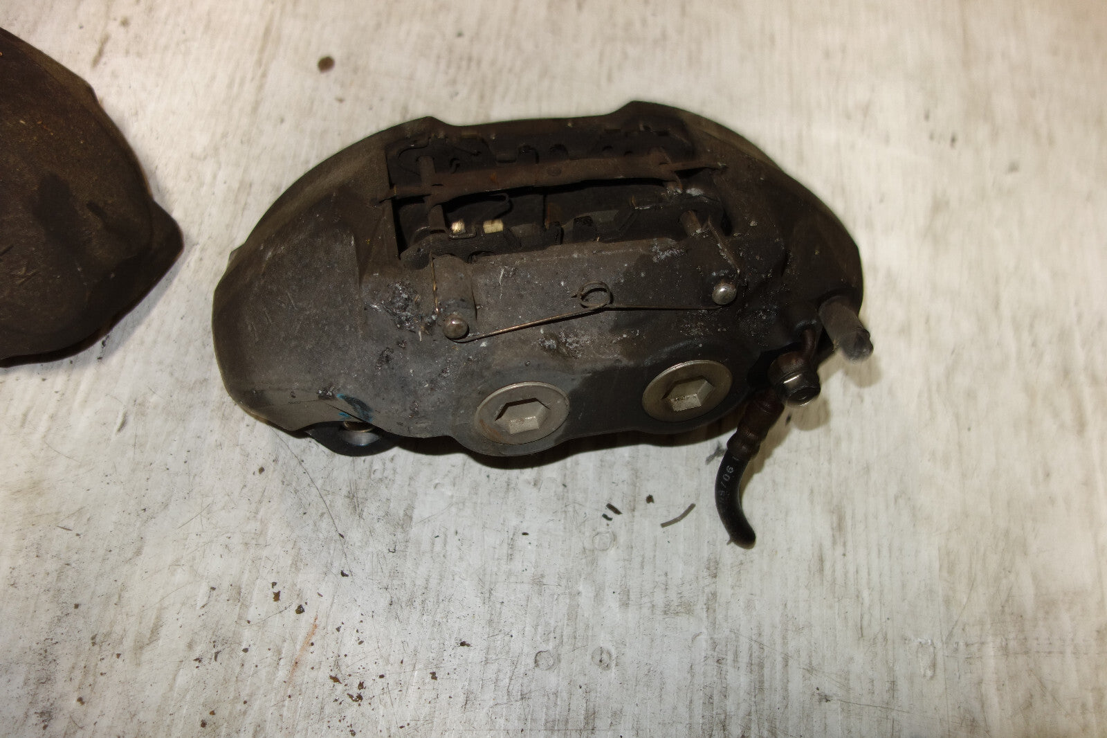 Lexus LS460 Front Brake Calipers OEM 2007-2017 OEM Left / Right JDM RWD