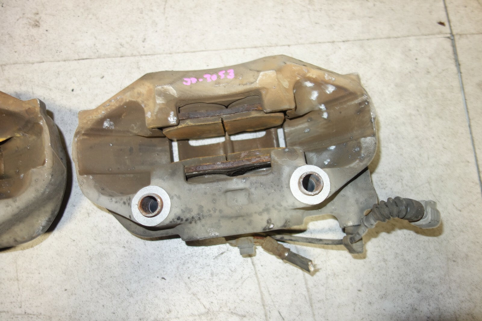 JDM Lexus LS430 OEM Brake Caliper Pair Front Right / Left