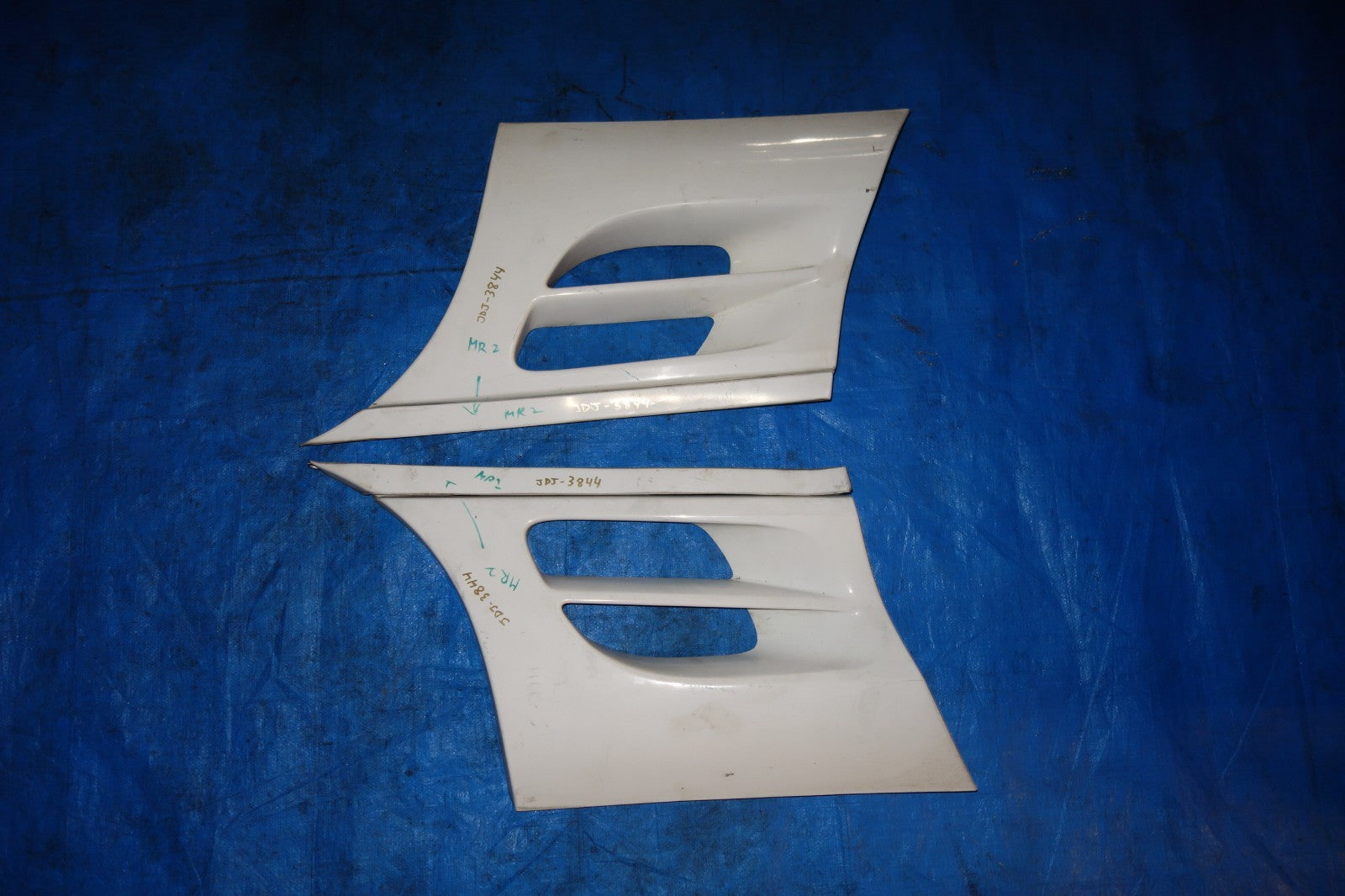 JDM Toyota MR2 MR-2 SW20 OEM Rear Side Vents Exterior Trim Vent White 1991-1999