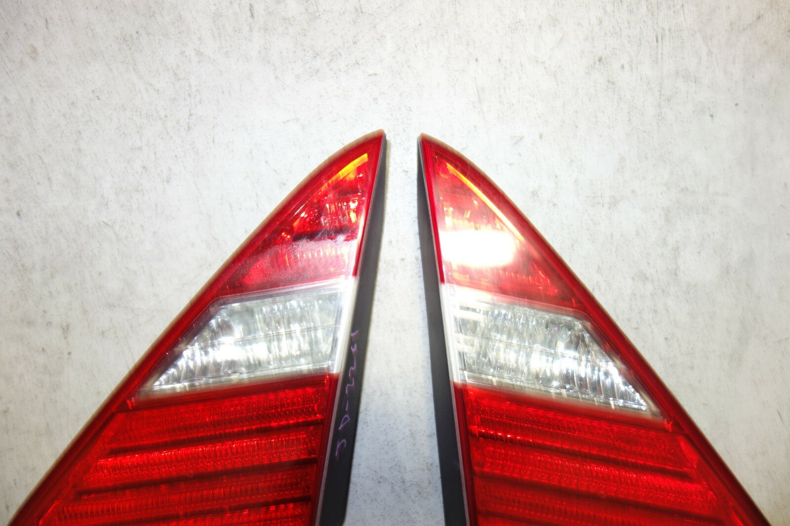 JDM Lexus LS430 Toyota Celsior Taillights Taillamps Inner Pair 2004 2005 2006