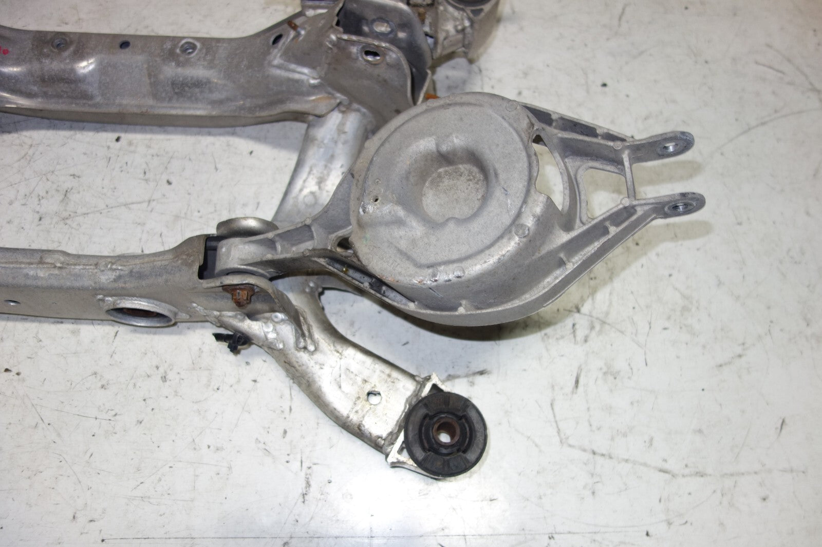 JDM Nissan 350z / G35 Rear Subframe Cross Member Cradle RWD Coupe 2003-2009