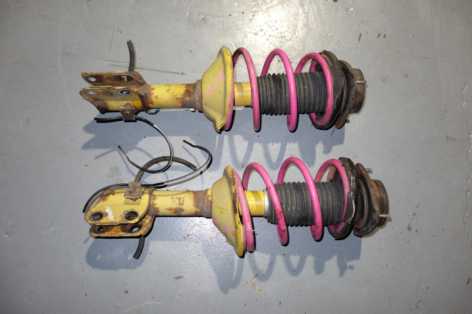 JDM Subaru Legacy Impreza WRX STi Forester Front Shocks Coil Spring Struts 90-04