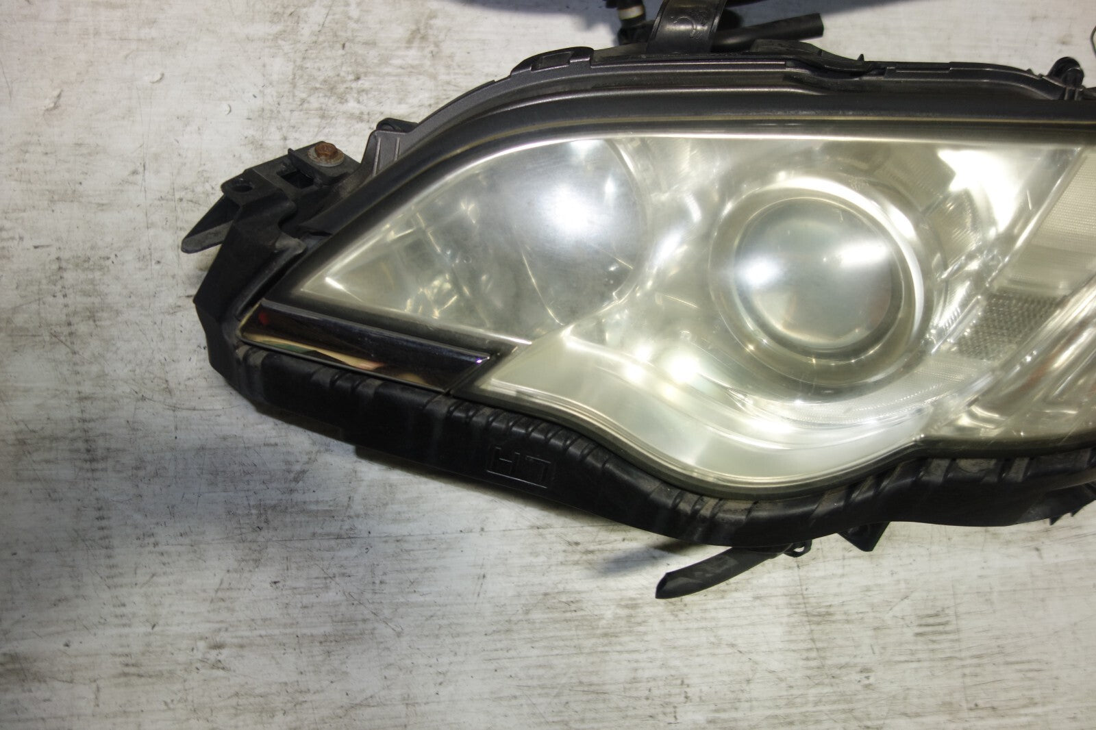 JDM 2008-2009 GENUINE SUBARU LEGACY USED OEM HID HEAD LIGHTS LAMPS BLE BP5 BP9