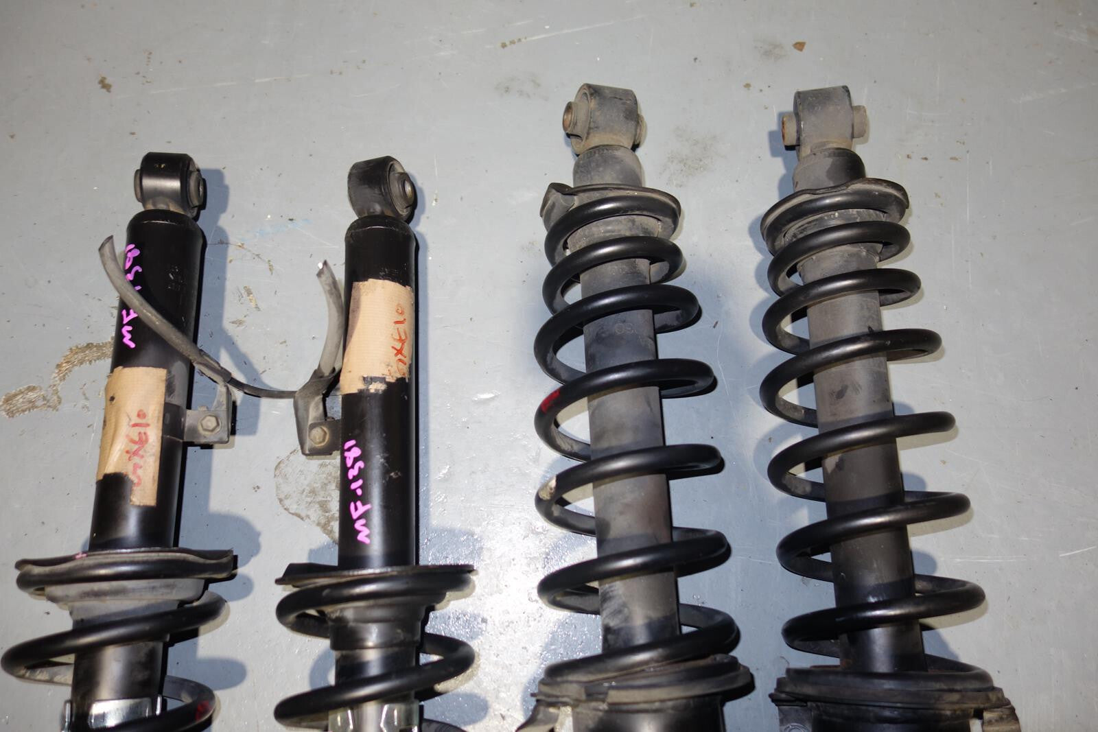 JDM Lexus IS300 Altezza SXE10 OEM Shocks Struts Springs Suspension 2001-2005