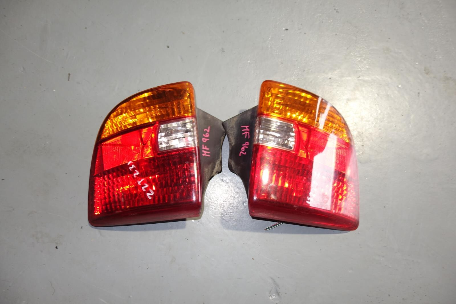 JDM 2000-2005 TOYOTA CELICA OEM TAIL LIGHTS LEFT & RIGHT TAIL LAMPS 2000-2005