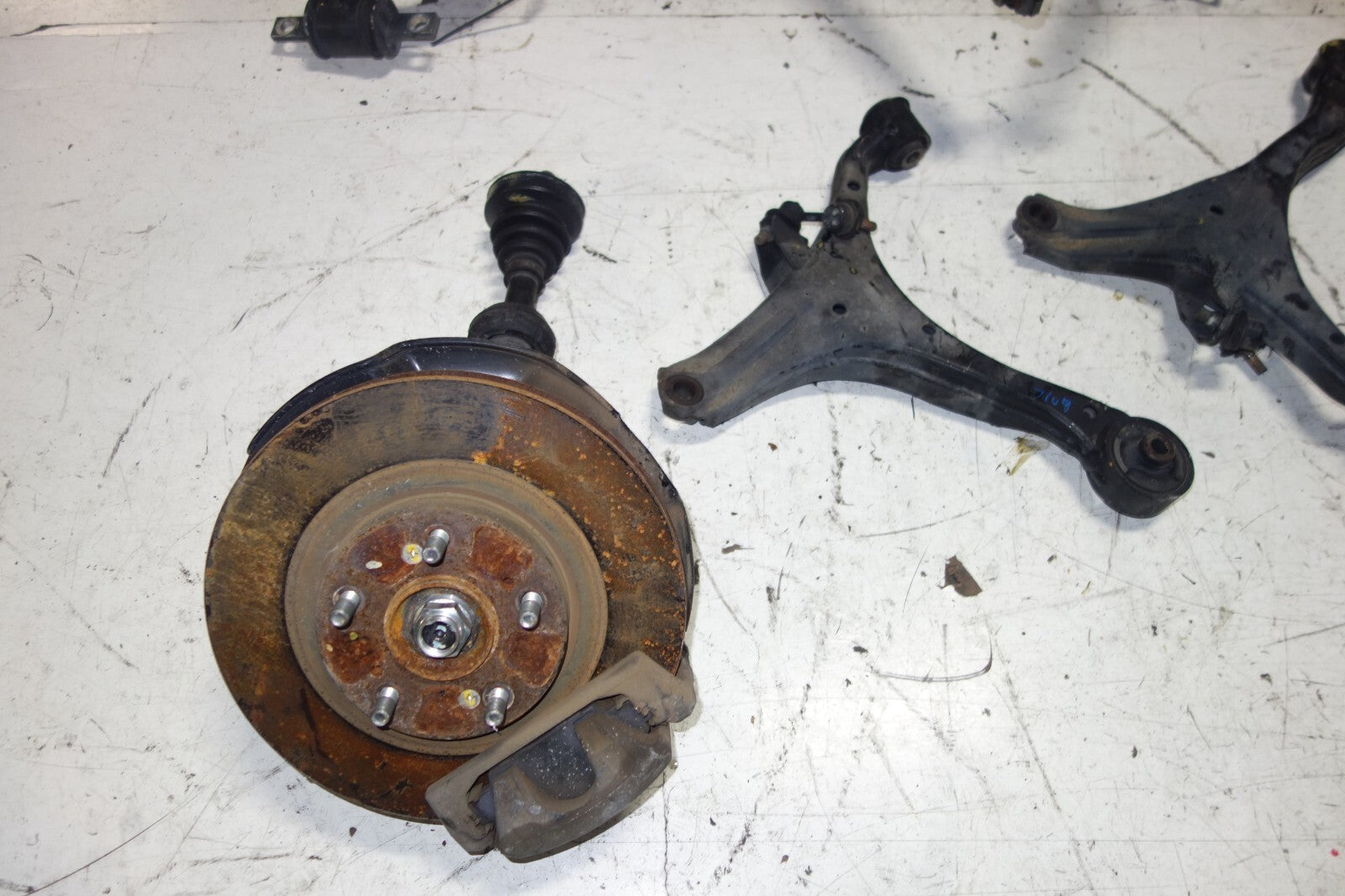 JDM Acura RSX / Integra DC5 Complete Rear Spindle Hubs Knuckles 5-Lug 2002-2006