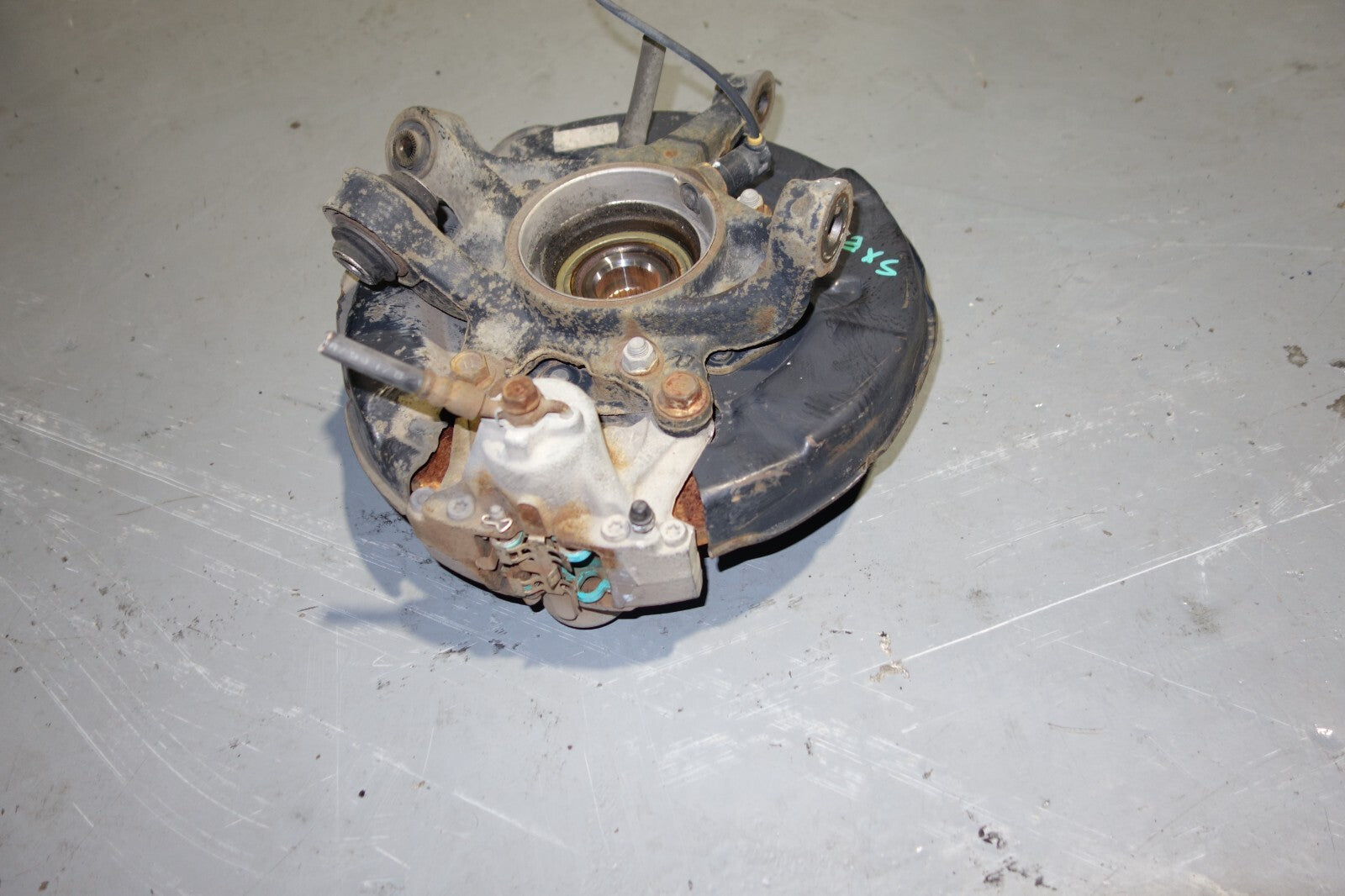 JDM 00-2005-LEXUS IS300 REAR RIGHT SPINDLE WHEEL HUB BEARING KNUCKLE SUSPENSION