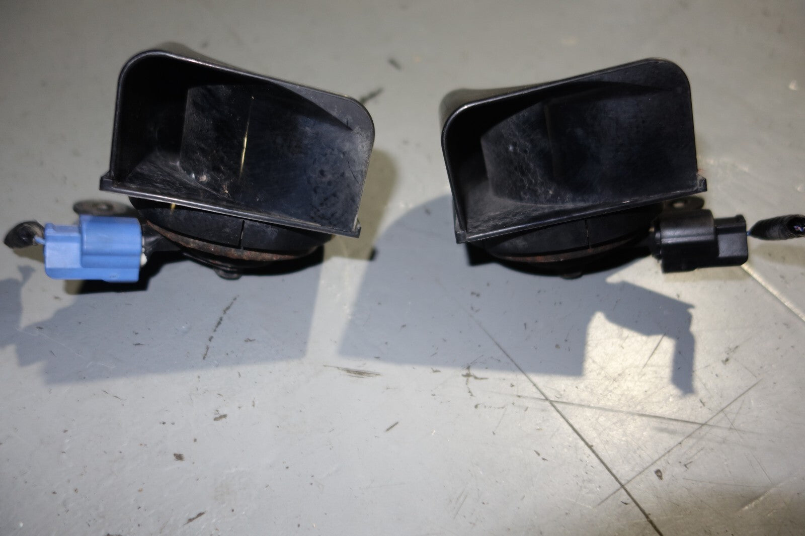 JDM 2005-2008 ACURA RL KB1 OEM HORN LEFT / RIGHT JAPAN HONDA LEGEND