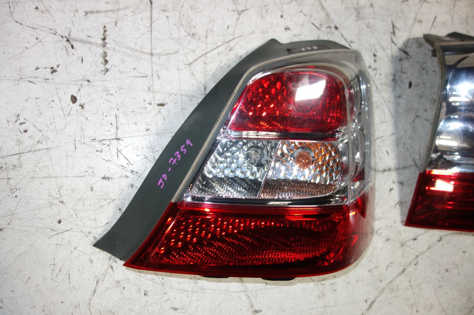 JDM 2002-2005 HONDA CIVIC EU3 OEM TAIL LIGHTS TAIL LAMPS 4 DOOR HATCHBACK