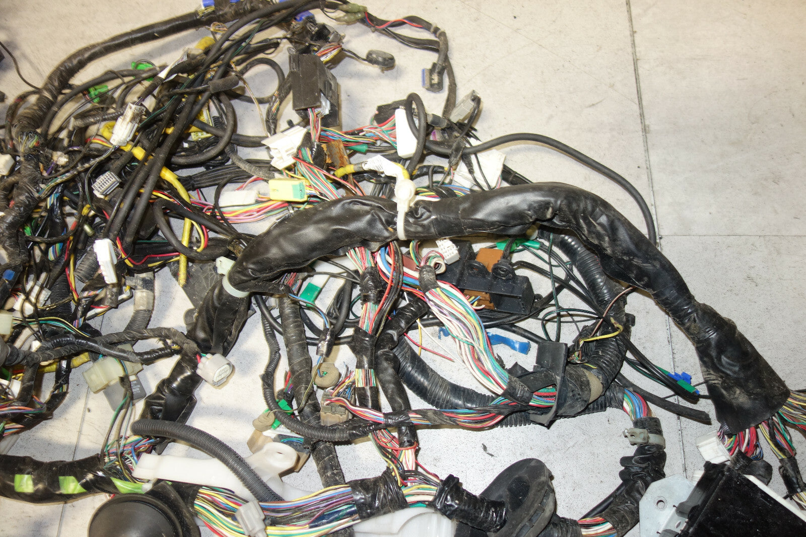 JDM Subaru Legacy EJ20 Turbo 6speed Computer Wire Harness Loom Wiring 22611AN150